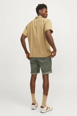 Bermuda estilo chino regular fit