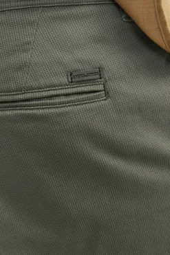 Bermuda estilo chino regular fit