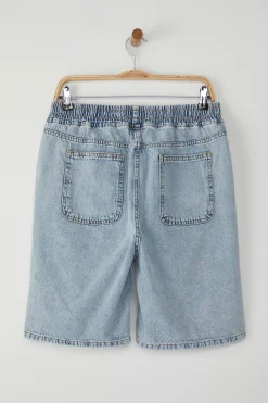 Bermudas vaqueras de corte recto