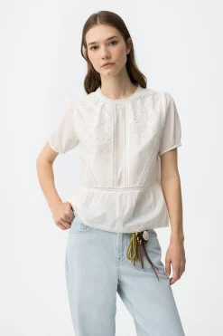Blusa bordada