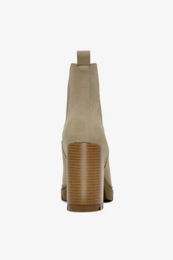 Botines de tac&oacute;n tipo chelsea