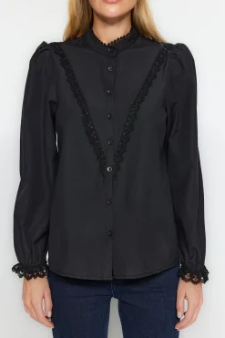 Camisa de algod&oacute;n con detalles de encaje