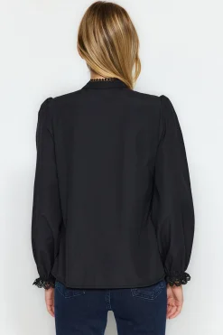 Camisa de algod&oacute;n con detalles de encaje