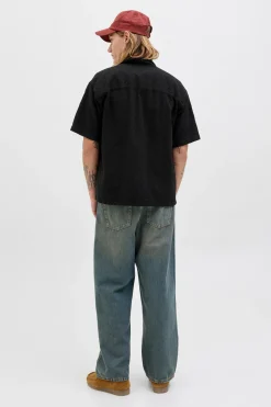 Camisa de hombre de manga corta con textura