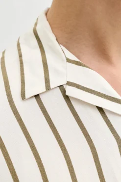 Camisa estampada manga corta