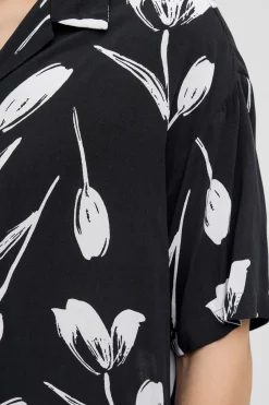 Camisa relaxed fit manga corta