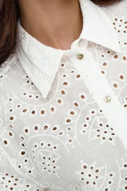 Camisa troquelada manga larga