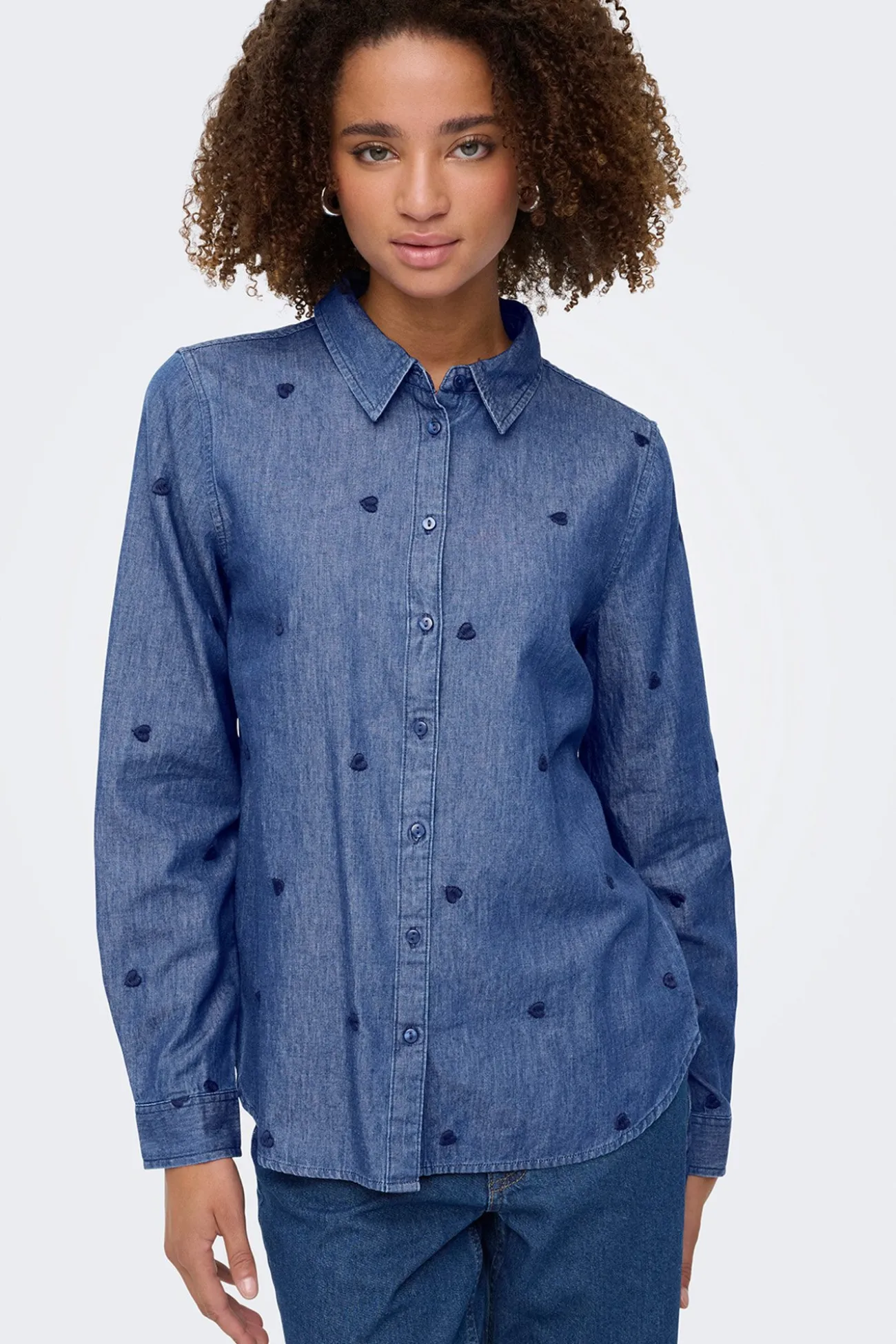 Camisa vaquera bordada