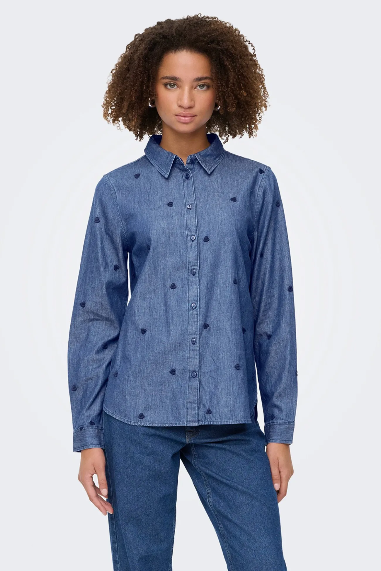 Camisa vaquera bordada
