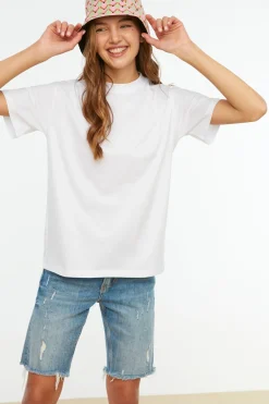 Camiseta b&aacute;sica corte regular manga corta