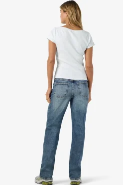 Camiseta de manga corta con cuello barco