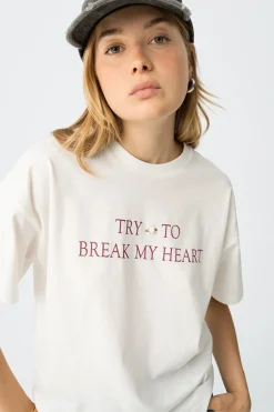Camiseta estampada con aplique