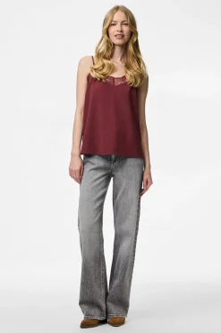 Camiseta lencera de tirantes