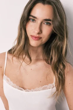 Camiseta tirantes punto s&uacute;per suave blanca