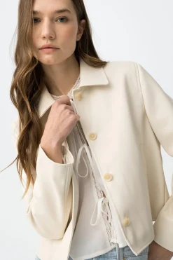 Chaqueta abotonada efecto piel