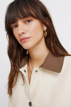 Chaqueta corta beige algod&oacute;n