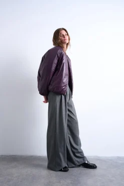 Chaqueta corta de nylon