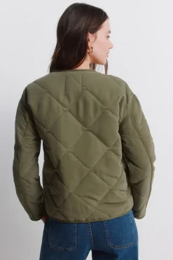 Chaqueta corta verde acolchada