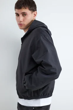 Chaqueta cortaviento ligera