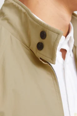 Chaqueta cuello alto