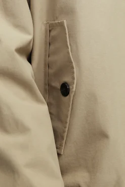 Chaqueta cuello alto
