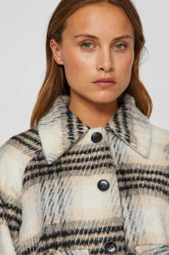 Chaqueta de pa&ntilde;o abotonada