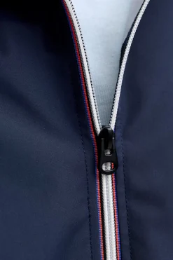 Chaqueta ligera corta
