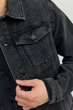 Chaqueta vaquera corta