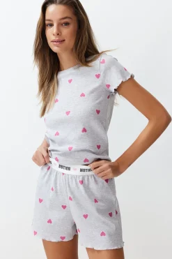 Conjunto de pijama corto corazones