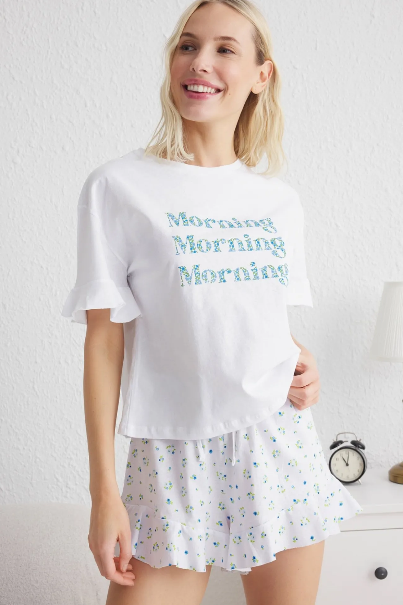 Conjunto de pijama corto volantes floral