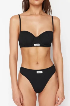 Conjunto de ropa interior canal&eacute;