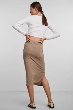 Falda midi