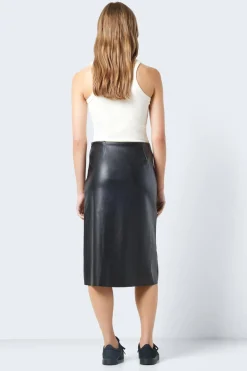 Falda midi polipiel