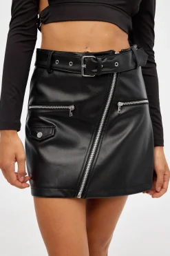Falda Mini Efecto Piel Con