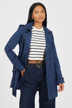Gabardina con cintur&oacute;n y botones