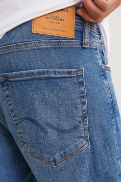 Jeans corte recto ajustados