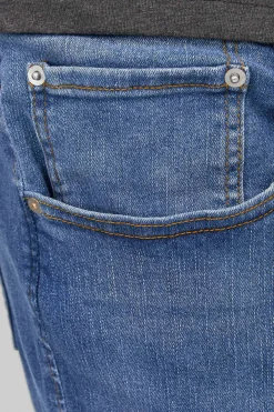 Jeans corte recto cinco bolsillos