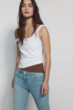 Jeans Low Flare de talle medio