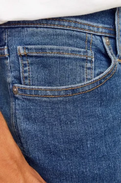 Jeans slim fit cl&aacute;sico