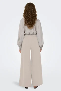 Pantal&oacute;n ancho fluido