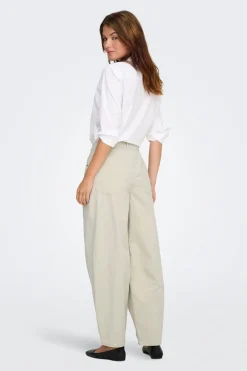 Pantal&oacute;n barrel