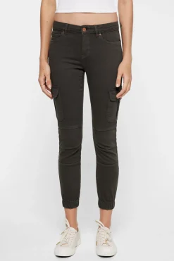 Pantal&oacute;n cargo slim fit
