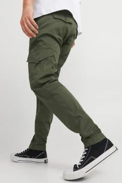 Pantal&oacute;n cargo slim fit
