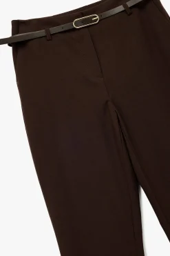 Pantal&oacute;n de tela con cintur&oacute;n