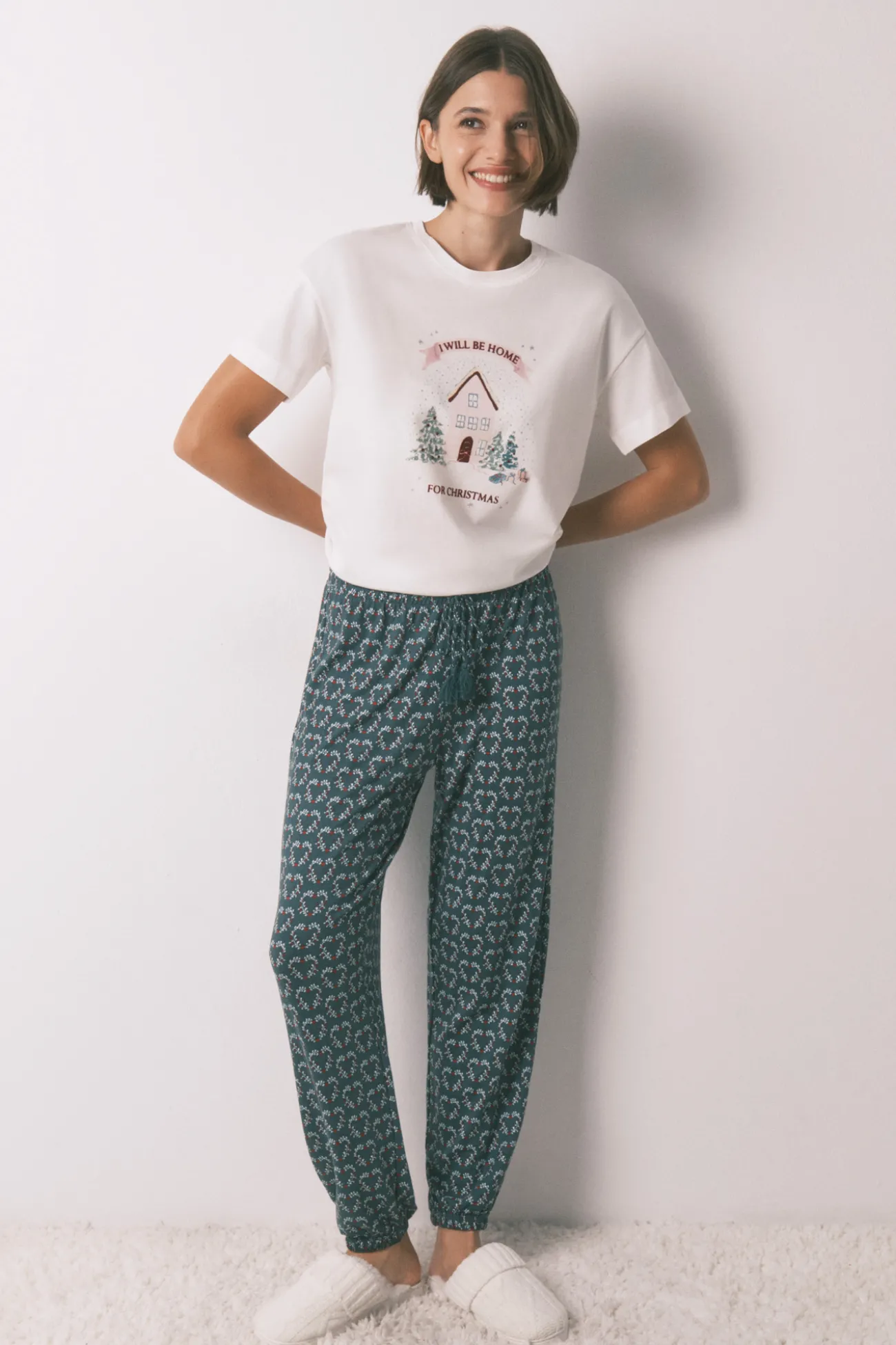 Pantalón largo punto ante estampado corazones