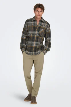 Pantal&oacute;n largo regular fit