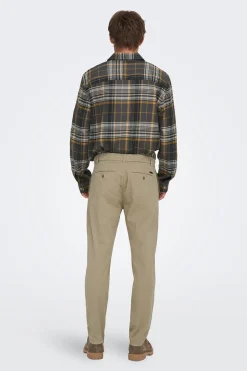 Pantal&oacute;n largo regular fit