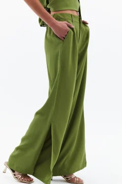 Pantal&oacute;n palazzo