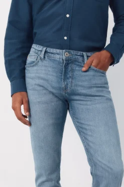 Pantal&oacute;n vaquero ligero slim fit