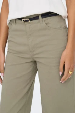 Pantal&oacute;n wide con cintur&oacute;n
